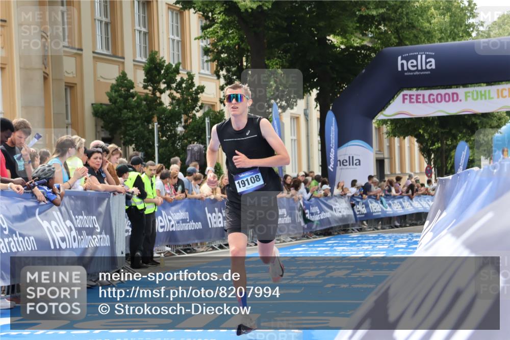 29.06.2025 - hella hamburg halbmarathon Strokosch-Dieckow http://msf.ph/oto/8207994 29.06.2025 10:19:39 Ziel 4524, 19108 meine-sportfotos.de