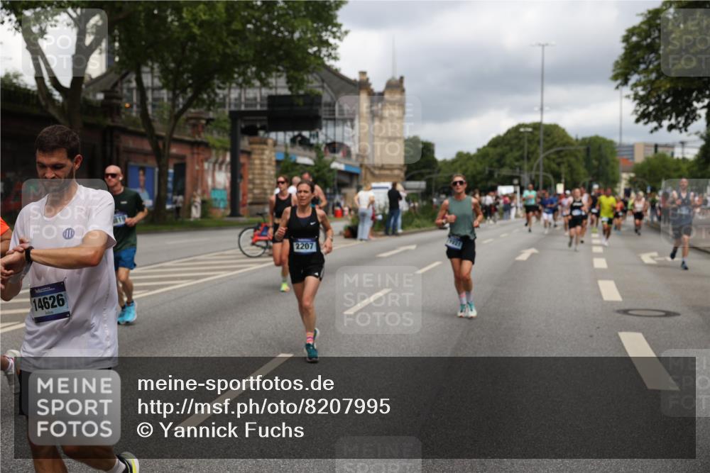 29.06.2025 - hella hamburg halbmarathon Yannick Fuchs http://msf.ph/oto/8207995 29.06.2025 10:44:57 20KM 1461, 1466, 1750, 1817, 2207, 2411, 2540, 2880, 3654, 4077, 4816, 5018, 5115, 6027, 6712, 7052, 7134, 7369, 7397, 7583, 7930, 7932, 8117, 8205, 8261, 8819, 9057, 10215, 11214, 11422, 12016, 12778, 12949, 13687, 13701, 13808, 13875, 14034, 14125, 14626, 15362, 15395, 15720, 16285, 16291, 17129, 17179, 17221, 17823, 18006, 18182, 18394, 18413, 18489 meine-sportfotos.de