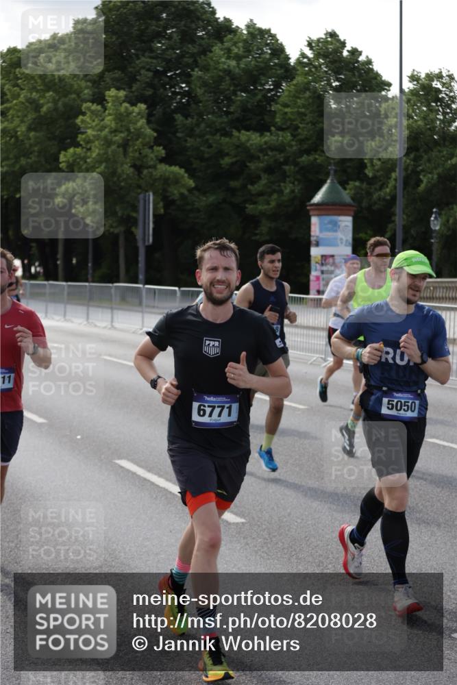 29.06.2025 - hella hamburg halbmarathon Jannik Wohlers http://msf.ph/oto/8208028 29.06.2025 09:48:48 Lombardsbrücke 1600, 1603, 2044, 2707, 2745, 2797, 2849, 3116, 5050, 5648, 5889, 6037, 6047, 6149, 6771, 7109, 7743, 7981, 8358, 9640, 10369, 10451, 10877, 11423, 11447, 11952, 12088, 12091, 12098, 12168, 12739, 13064, 13158, 13190, 13755, 13900, 14075, 14311, 14603, 14905, 15178, 15410, 16280, 16400, 17097, 17489, 17722, 17723, 17792, 17916, 18062, 18156, 18193 meine-sportfotos.de