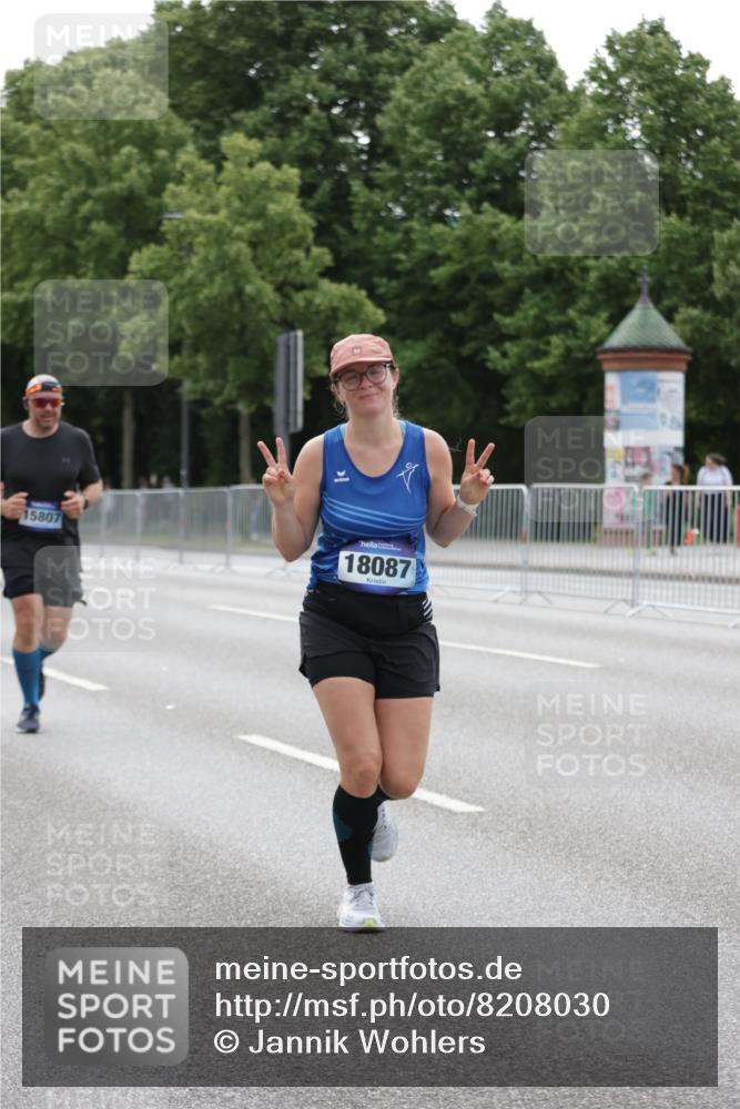 29.06.2025 - hella hamburg halbmarathon Jannik Wohlers http://msf.ph/oto/8208030 29.06.2025 10:26:11 Lombardsbrücke 1300, 2643, 4507, 4509, 4844, 6905, 7929, 8079, 8357, 9186, 11270, 12126, 13264, 14930, 15807, 16788, 17300, 17675, 18074, 18087 meine-sportfotos.de