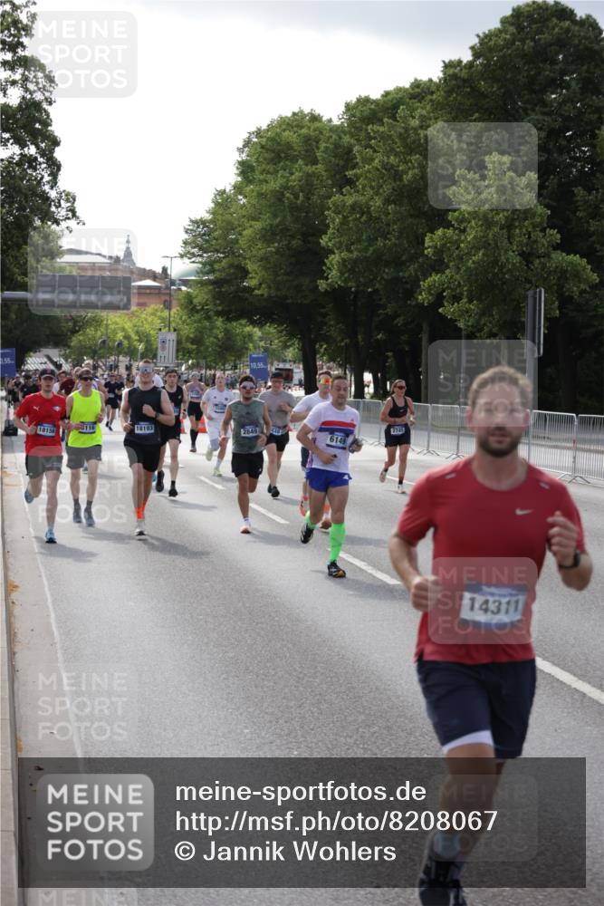 29.06.2025 - hella hamburg halbmarathon Jannik Wohlers http://msf.ph/oto/8208067 29.06.2025 09:48:49 Lombardsbrücke 1600, 1603, 2044, 2707, 2745, 2797, 2849, 3116, 5050, 5648, 5889, 6037, 6047, 6149, 6771, 7109, 7743, 7981, 8358, 9640, 10369, 10451, 10877, 11447, 11952, 12088, 12091, 12098, 12168, 12739, 13064, 13158, 13190, 13755, 13900, 14075, 14311, 14603, 14905, 15178, 15410, 16280, 16400, 17097, 17489, 17722, 17723, 17792, 17916, 18156, 18193 meine-sportfotos.de
