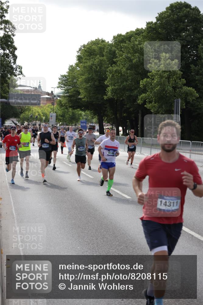 29.06.2025 - hella hamburg halbmarathon Jannik Wohlers http://msf.ph/oto/8208115 29.06.2025 09:48:49 Lombardsbrücke 1600, 1603, 2044, 2707, 2745, 2797, 2849, 3116, 5050, 5648, 5889, 6037, 6047, 6149, 6771, 7109, 7743, 7981, 8358, 9640, 10369, 10451, 10877, 11447, 11952, 12088, 12091, 12098, 12168, 12739, 13064, 13158, 13190, 13755, 13900, 14075, 14311, 14603, 14905, 15178, 15410, 16280, 16400, 17097, 17489, 17722, 17723, 17792, 17916, 18156, 18193 meine-sportfotos.de