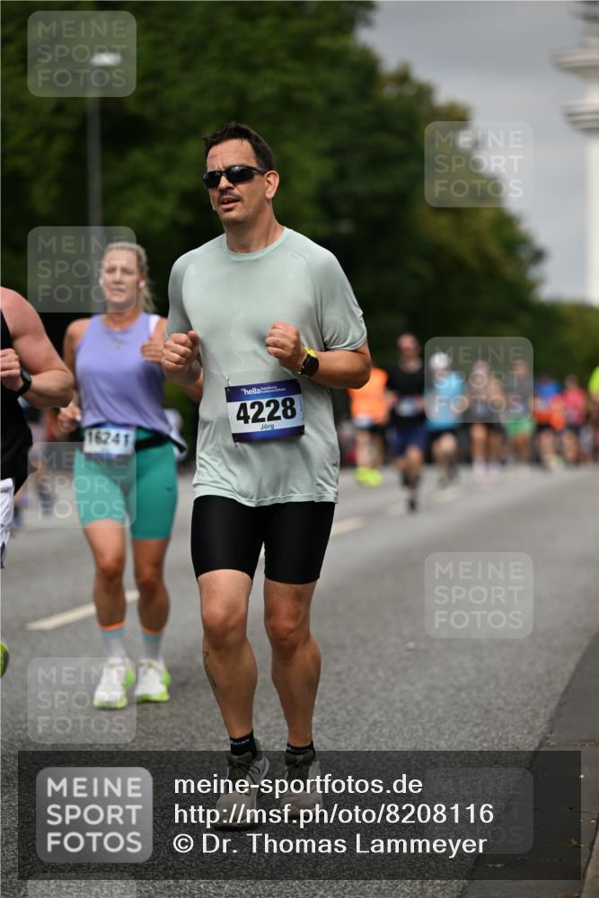 29.06.2025 - hella hamburg halbmarathon Dr. Thomas Lammeyer http://msf.ph/oto/8208116 29.06.2025 10:12:12 Kennedybrücke 1079, 1173, 1427, 2032, 2309, 3328, 3922, 4228, 4864, 5347, 6100, 7019, 7476, 9071, 9338 meine-sportfotos.de