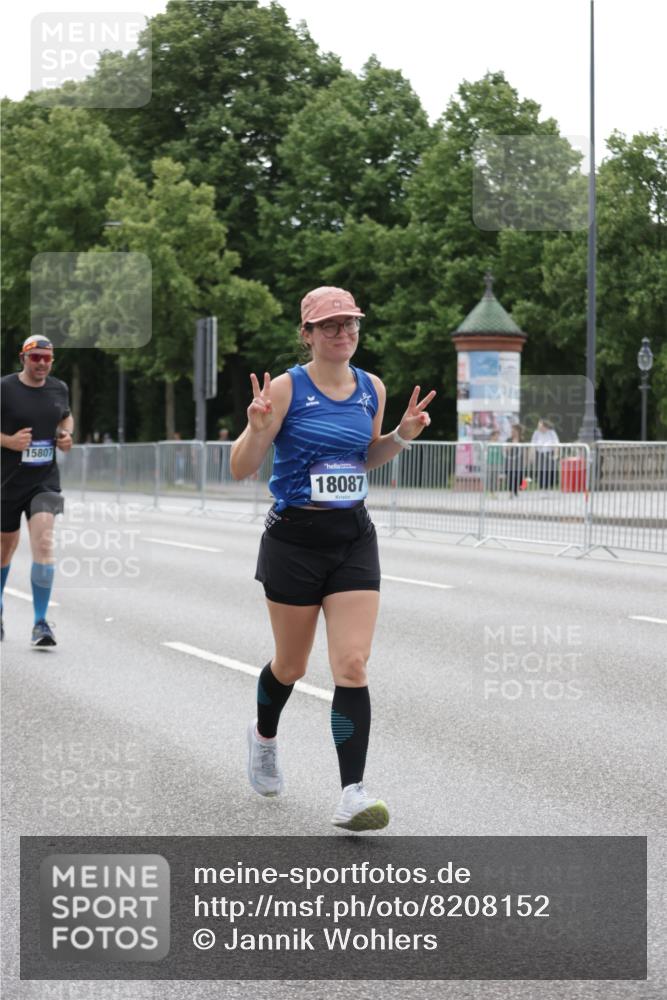 29.06.2025 - hella hamburg halbmarathon Jannik Wohlers http://msf.ph/oto/8208152 29.06.2025 10:26:11 Lombardsbrücke 1300, 2643, 4507, 4509, 4844, 6905, 7929, 8079, 8357, 9186, 11270, 12126, 13264, 14930, 15807, 16788, 17300, 17675, 18074, 18087 meine-sportfotos.de