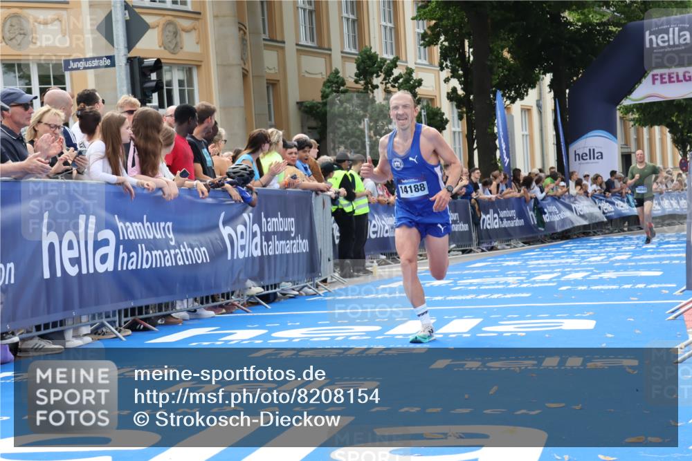 29.06.2025 - hella hamburg halbmarathon Strokosch-Dieckow http://msf.ph/oto/8208154 29.06.2025 10:19:57 Ziel 9255, 11829, 14188, 18848 meine-sportfotos.de