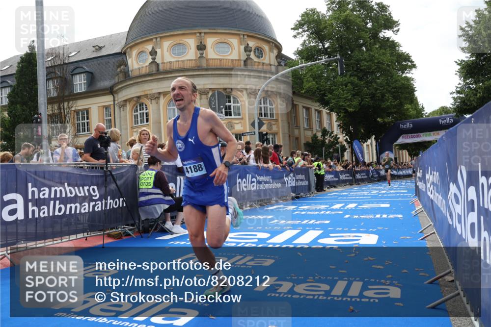 29.06.2025 - hella hamburg halbmarathon Strokosch-Dieckow http://msf.ph/oto/8208212 29.06.2025 10:19:58 Ziel 9255, 11829, 14188, 18848 meine-sportfotos.de