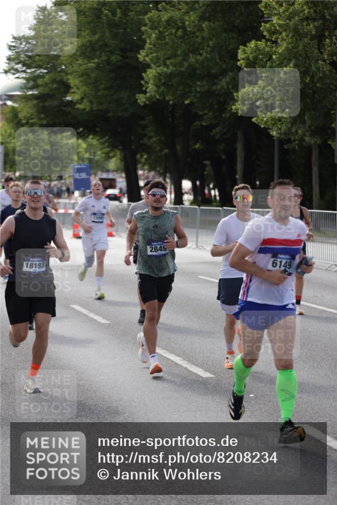 29.06.2025 - hella hamburg halbmarathon Jannik Wohlers http://msf.ph/oto/8208234 29.06.2025 09:48:50 Lombardsbrücke 1600, 1603, 2044, 2707, 2745, 2797, 2849, 3116, 5050, 5648, 5889, 6037, 6047, 6149, 6771, 7109, 7743, 7981, 8358, 9640, 10369, 10877, 11447, 11952, 12088, 12091, 12098, 12168, 12739, 13064, 13158, 13190, 13755, 13900, 14075, 14311, 14603, 14905, 15178, 15410, 15991, 16280, 16400, 17097, 17489, 17722, 17723, 17792, 17916, 18156, 18188, 18193 meine-sportfotos.de