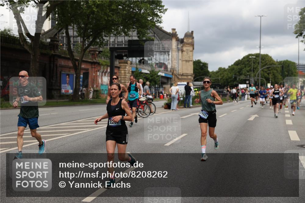 29.06.2025 - hella hamburg halbmarathon Yannick Fuchs http://msf.ph/oto/8208262 29.06.2025 10:44:58 20KM 1461, 1466, 1750, 1817, 2207, 2411, 2540, 2880, 3654, 4077, 4816, 5018, 5115, 6027, 6712, 7052, 7134, 7369, 7397, 7583, 8117, 8205, 8261, 8819, 9057, 10215, 11214, 11422, 12016, 12778, 12949, 13687, 13701, 13808, 13875, 14125, 14626, 15362, 15395, 15720, 16285, 16291, 17129, 17179, 17221, 17823, 18006, 18182, 18394, 18413, 18489 meine-sportfotos.de
