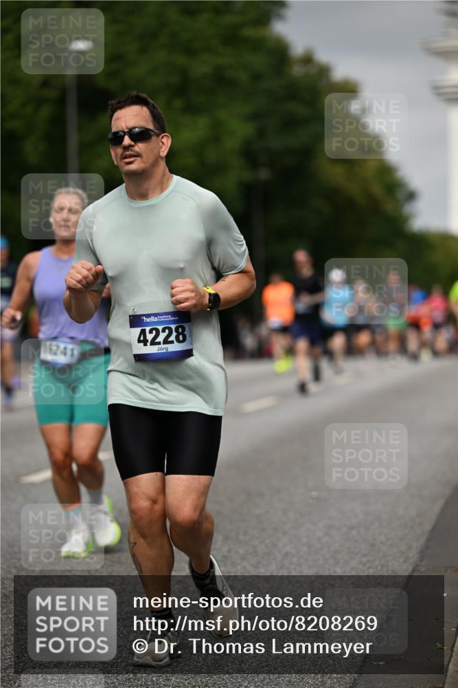29.06.2025 - hella hamburg halbmarathon Dr. Thomas Lammeyer http://msf.ph/oto/8208269 29.06.2025 10:12:12 Kennedybrücke 1079, 1173, 1427, 2032, 2309, 3328, 3922, 4228, 4864, 5347, 6100, 7019, 7476, 9071, 9338 meine-sportfotos.de