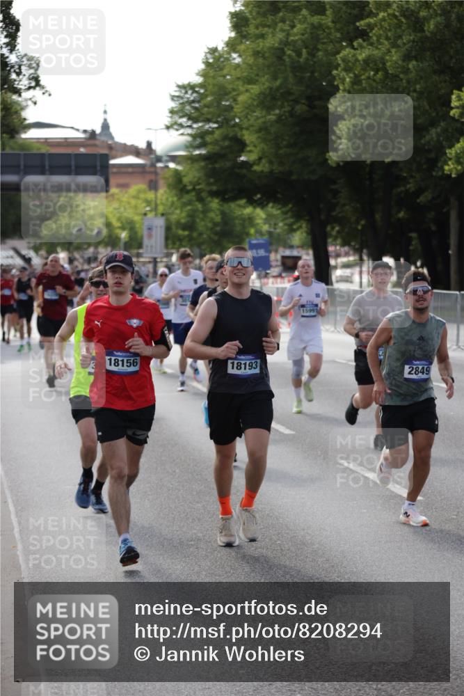 29.06.2025 - hella hamburg halbmarathon Jannik Wohlers http://msf.ph/oto/8208294 29.06.2025 09:48:51 Lombardsbrücke 1603, 2044, 2707, 2745, 2797, 2849, 3014, 3116, 5050, 5648, 5889, 6037, 6047, 6149, 6771, 7109, 7743, 7981, 8358, 9640, 10369, 10877, 11447, 11952, 12088, 12091, 12098, 12168, 13064, 13158, 13190, 13755, 13900, 14075, 14311, 14603, 14905, 15178, 15328, 15410, 15991, 16280, 16400, 17097, 17489, 17722, 17723, 17792, 17916, 18156, 18188, 18193 meine-sportfotos.de