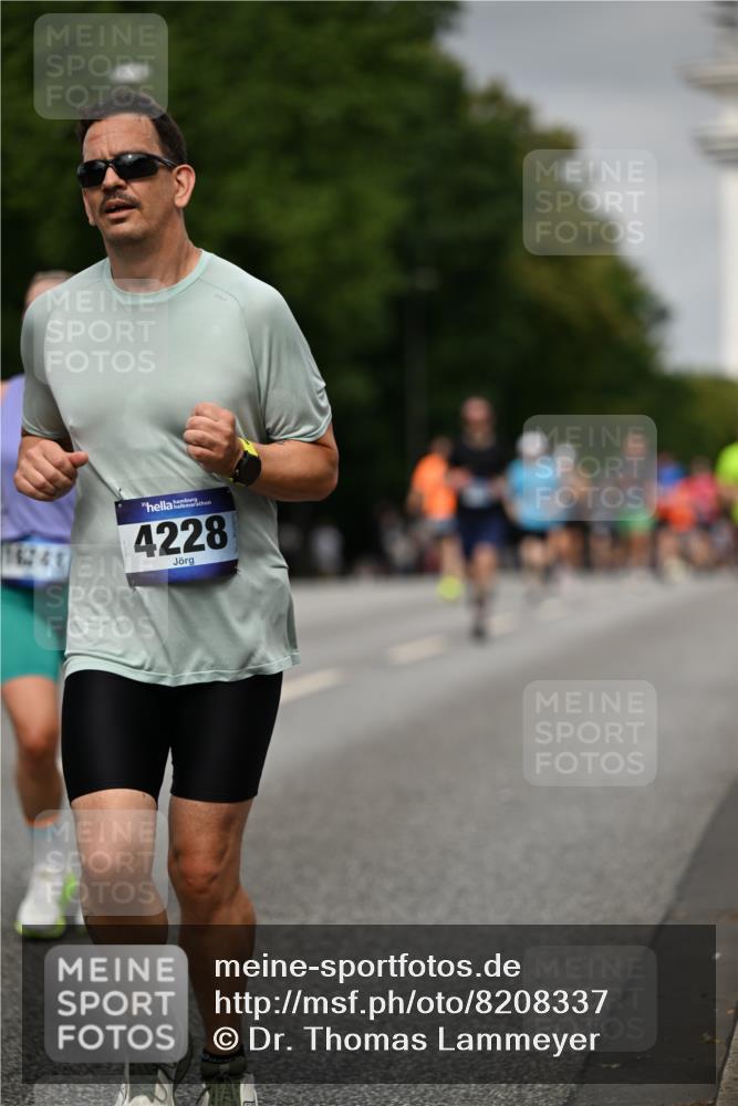 29.06.2025 - hella hamburg halbmarathon Dr. Thomas Lammeyer http://msf.ph/oto/8208337 29.06.2025 10:12:13 Kennedybrücke 1079, 1173, 1427, 1527, 2032, 2309, 3328, 3922, 4228, 4864, 5347, 6100, 7019, 7476, 9071, 9338 meine-sportfotos.de