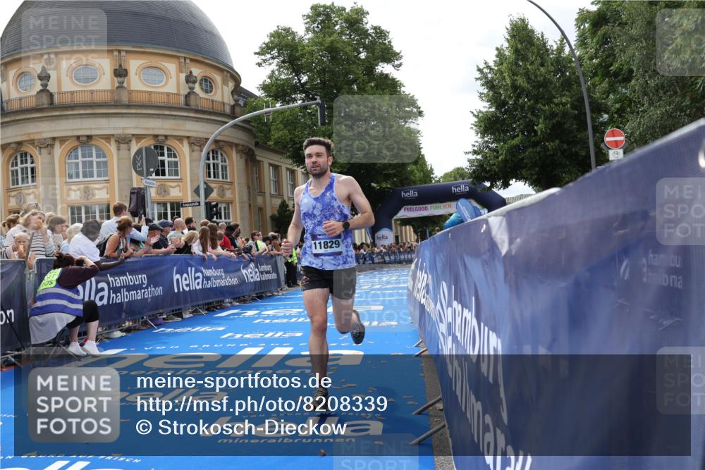 29.06.2025 - hella hamburg halbmarathon Strokosch-Dieckow http://msf.ph/oto/8208339 29.06.2025 10:20:08 Ziel 54, 11829, 12678, 14302 meine-sportfotos.de