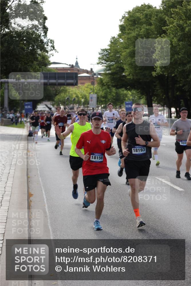 29.06.2025 - hella hamburg halbmarathon Jannik Wohlers http://msf.ph/oto/8208371 29.06.2025 09:48:51 Lombardsbrücke 1603, 2044, 2707, 2745, 2797, 2849, 3014, 3116, 5050, 5648, 5889, 6037, 6047, 6149, 6771, 7109, 7743, 7981, 8358, 9640, 10369, 10877, 11447, 11952, 12088, 12091, 12098, 12168, 13064, 13158, 13190, 13755, 13900, 14075, 14311, 14603, 14905, 15178, 15328, 15410, 15991, 16280, 16400, 17097, 17489, 17722, 17723, 17792, 17916, 18156, 18188, 18193 meine-sportfotos.de
