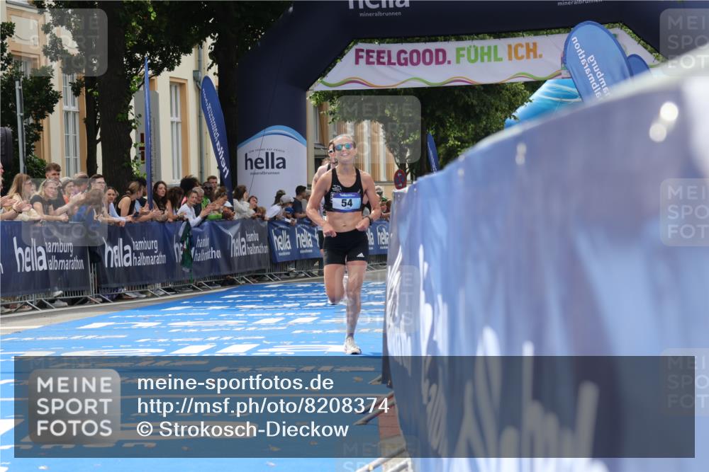 29.06.2025 - hella hamburg halbmarathon Strokosch-Dieckow http://msf.ph/oto/8208374 29.06.2025 10:20:13 Ziel 54, 12678, 14302, 16245 meine-sportfotos.de