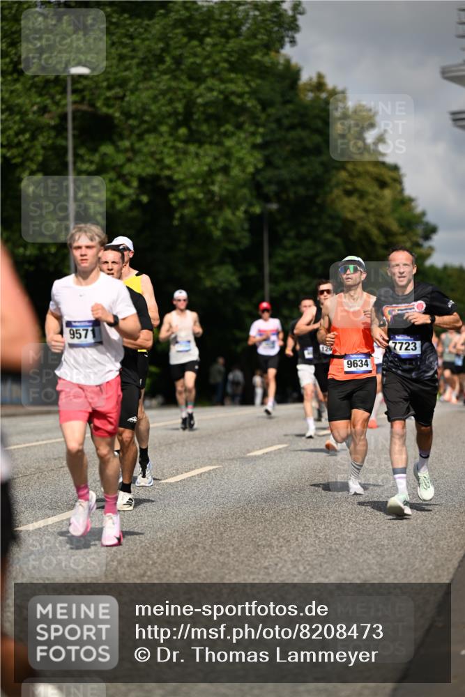 29.06.2025 - hella hamburg halbmarathon Dr. Thomas Lammeyer http://msf.ph/oto/8208473 29.06.2025 09:48:44 Kennedybrücke 1990, 2689, 2746, 3043, 4050, 4129, 4679, 4698, 4749, 5070, 5328, 5746, 5826, 6358, 7272, 7481, 7723, 8190, 8209, 8883, 9137, 9381, 9634, 10017, 10171, 11120, 11413 meine-sportfotos.de