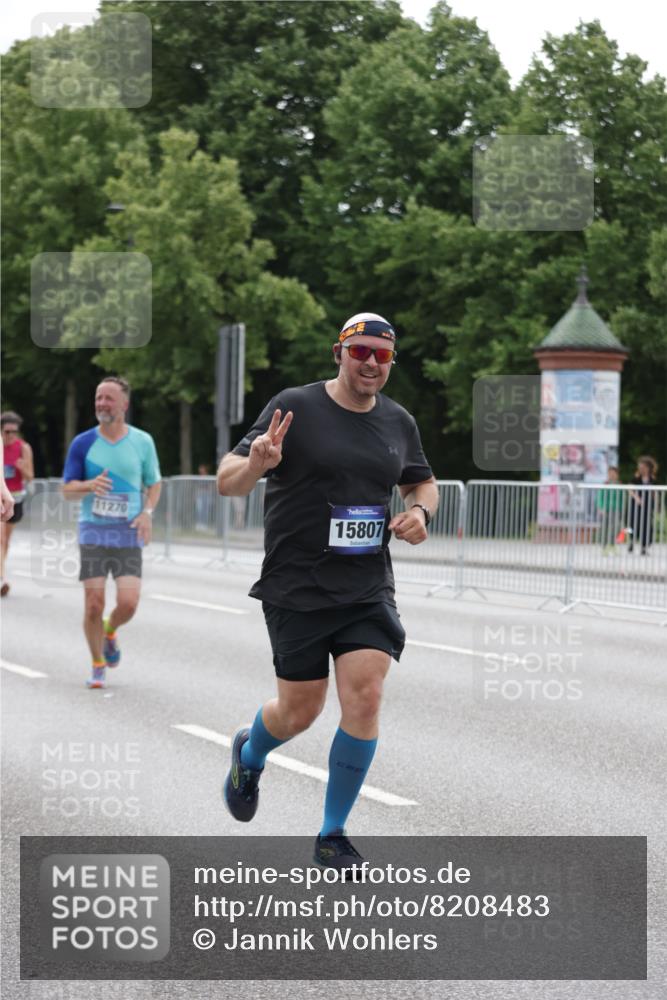 29.06.2025 - hella hamburg halbmarathon Jannik Wohlers http://msf.ph/oto/8208483 29.06.2025 10:26:12 Lombardsbrücke 1300, 2643, 4507, 4509, 4844, 6905, 7929, 8079, 8357, 9186, 11270, 12126, 13264, 14930, 15027, 15807, 16788, 17300, 17675, 18074, 18087, 18516 meine-sportfotos.de