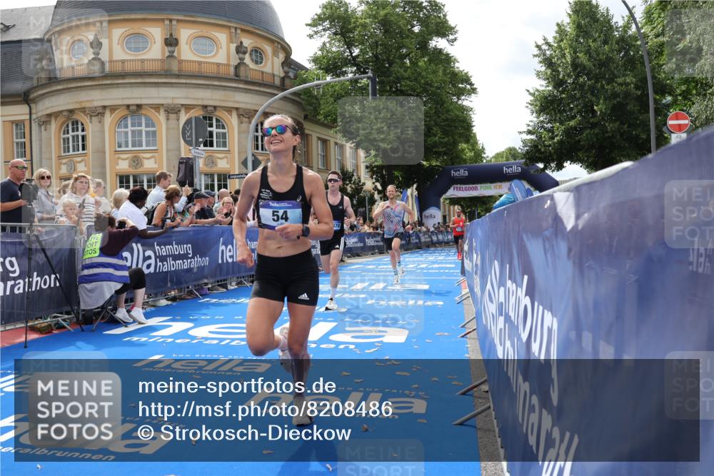 29.06.2025 - hella hamburg halbmarathon Strokosch-Dieckow http://msf.ph/oto/8208486 29.06.2025 10:20:16 Ziel 54, 12373, 12678, 14302, 16245 meine-sportfotos.de