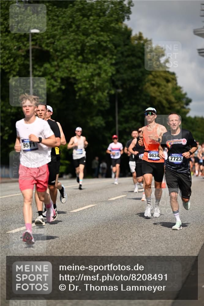 29.06.2025 - hella hamburg halbmarathon Dr. Thomas Lammeyer http://msf.ph/oto/8208491 29.06.2025 09:48:44 Kennedybrücke 1990, 2689, 2746, 3043, 4050, 4129, 4679, 4698, 4749, 5070, 5328, 5746, 5826, 6358, 7272, 7481, 7723, 8190, 8209, 8883, 9137, 9381, 9634, 10017, 10171, 11120, 11413 meine-sportfotos.de