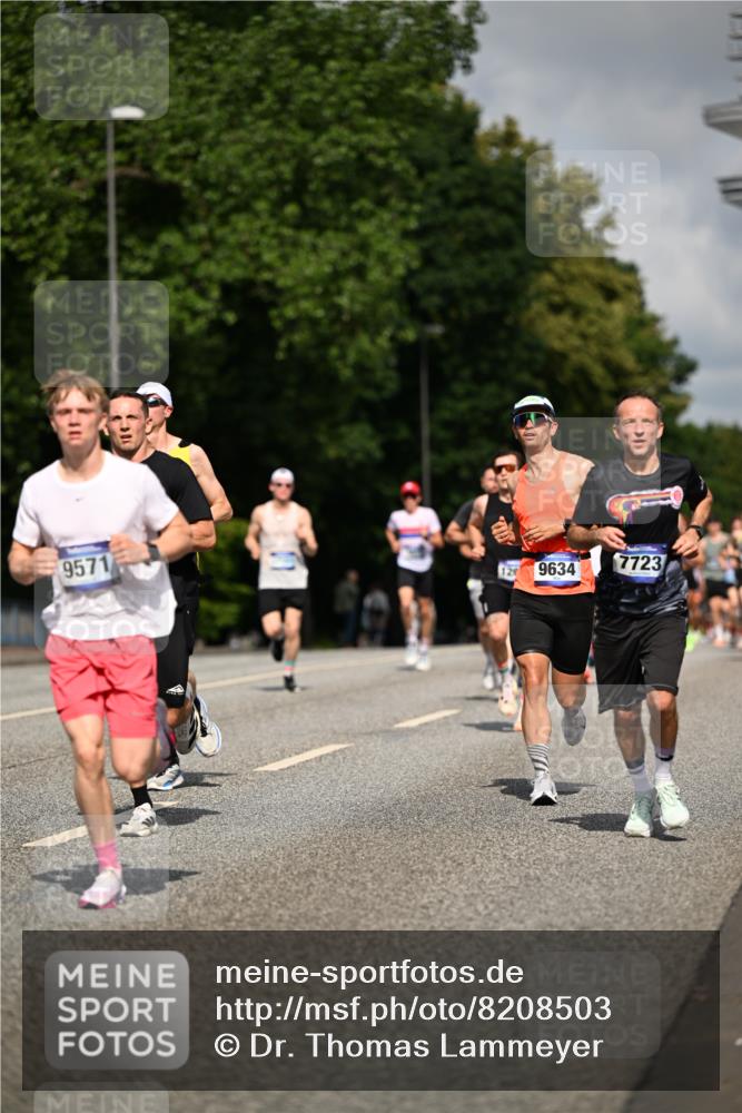 29.06.2025 - hella hamburg halbmarathon Dr. Thomas Lammeyer http://msf.ph/oto/8208503 29.06.2025 09:48:44 Kennedybrücke 1990, 2689, 2746, 3043, 4050, 4129, 4679, 4698, 4749, 5070, 5328, 5746, 5826, 6358, 7272, 7481, 7723, 8190, 8209, 8883, 9137, 9381, 9634, 10017, 10171, 11120, 11413 meine-sportfotos.de