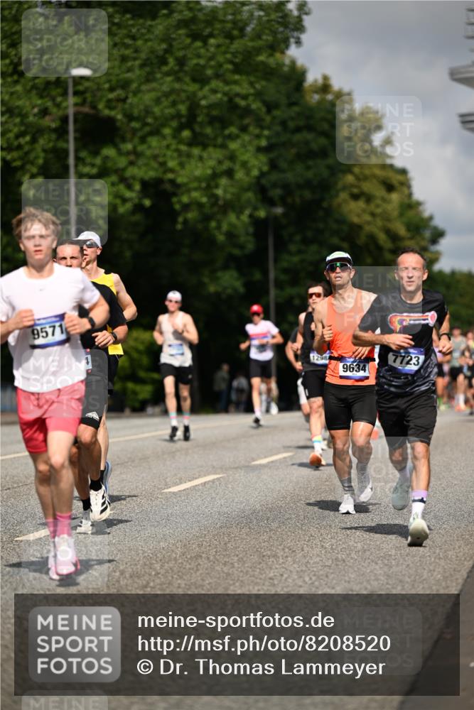 29.06.2025 - hella hamburg halbmarathon Dr. Thomas Lammeyer http://msf.ph/oto/8208520 29.06.2025 09:48:44 Kennedybrücke 1990, 2689, 2746, 3043, 4050, 4129, 4679, 4698, 4749, 5070, 5328, 5746, 5826, 6358, 7272, 7481, 7723, 8190, 8209, 8883, 9137, 9381, 9634, 10017, 10171, 11120, 11413 meine-sportfotos.de