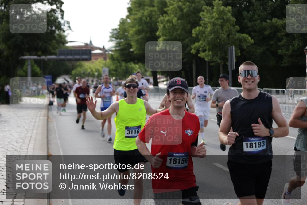 29.06.2025 - hella hamburg halbmarathon Jannik Wohlers http://msf.ph/oto/8208524 29.06.2025 09:48:53 Lombardsbrücke 1603, 2044, 2707, 2745, 2849, 2980, 3014, 3116, 4766, 5050, 5648, 5889, 6037, 6149, 6771, 7109, 7981, 8358, 10369, 10877, 11447, 11952, 12088, 12098, 12168, 13064, 13158, 13190, 13900, 14075, 14311, 14603, 14667, 14905, 15178, 15328, 15410, 15991, 16280, 16400, 17097, 17489, 17722, 17723, 17792, 17916, 18156, 18188, 18193 meine-sportfotos.de