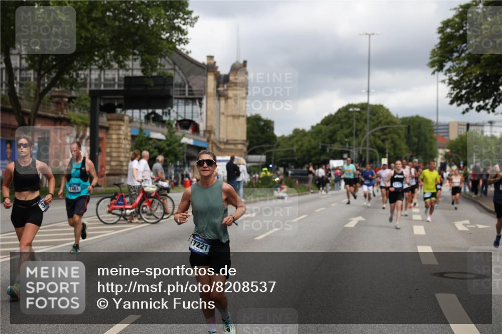 29.06.2025 - hella hamburg halbmarathon Yannick Fuchs http://msf.ph/oto/8208537 29.06.2025 10:44:59 20KM 1461, 1466, 1750, 1817, 2207, 2411, 2540, 2880, 3654, 4077, 4816, 5018, 5115, 6027, 7052, 7134, 7369, 7397, 7583, 8117, 8205, 8261, 8819, 9057, 10215, 11214, 11422, 11512, 12016, 12778, 12949, 13687, 13701, 13808, 13875, 14125, 14626, 15362, 15395, 15720, 16285, 16291, 17129, 17179, 17221, 17823, 18006, 18182, 18394, 18413, 18489, 19007 meine-sportfotos.de