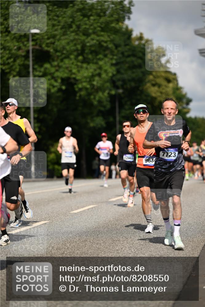 29.06.2025 - hella hamburg halbmarathon Dr. Thomas Lammeyer http://msf.ph/oto/8208550 29.06.2025 09:48:45 Kennedybrücke 1990, 2689, 3043, 4050, 4129, 4679, 4698, 4749, 5070, 5328, 5746, 5826, 6358, 7272, 7481, 7723, 8190, 8209, 8883, 9137, 9381, 9634, 10017, 10171, 11120, 11413 meine-sportfotos.de