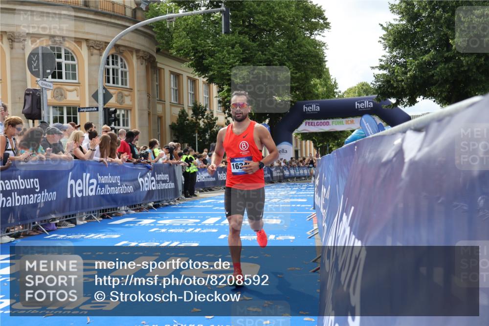 29.06.2025 - hella hamburg halbmarathon Strokosch-Dieckow http://msf.ph/oto/8208592 29.06.2025 10:20:20 Ziel 12373, 14302, 16245 meine-sportfotos.de
