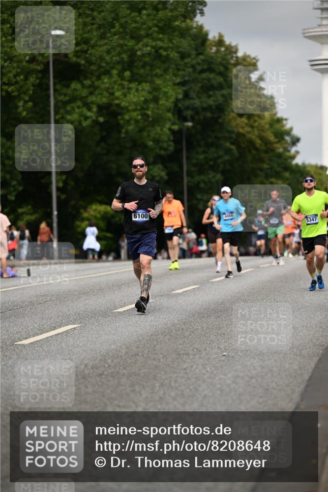 29.06.2025 - hella hamburg halbmarathon Dr. Thomas Lammeyer http://msf.ph/oto/8208648 29.06.2025 10:12:16 Kennedybrücke 1079, 1427, 1527, 2190, 2309, 3922, 4228, 4864, 5347, 6100, 7019, 9071 meine-sportfotos.de