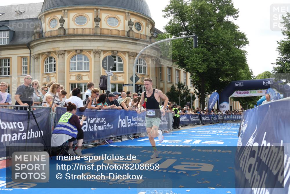 29.06.2025 - hella hamburg halbmarathon Strokosch-Dieckow http://msf.ph/oto/8208658 29.06.2025 10:20:26 Ziel 12373, 15526 meine-sportfotos.de