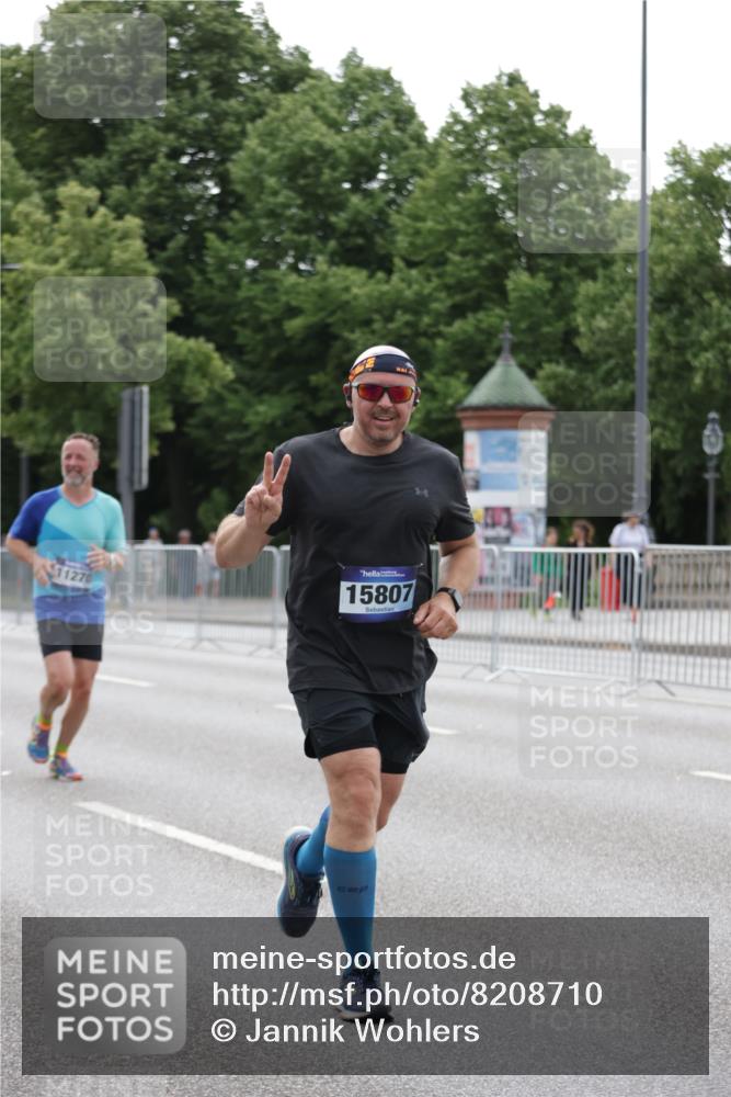 29.06.2025 - hella hamburg halbmarathon Jannik Wohlers http://msf.ph/oto/8208710 29.06.2025 10:26:13 Lombardsbrücke 1300, 2643, 4507, 4509, 4844, 6625, 6905, 7929, 8079, 9186, 11270, 12126, 13264, 14930, 15027, 15807, 15878, 16788, 17300, 17675, 18074, 18087, 18516 meine-sportfotos.de