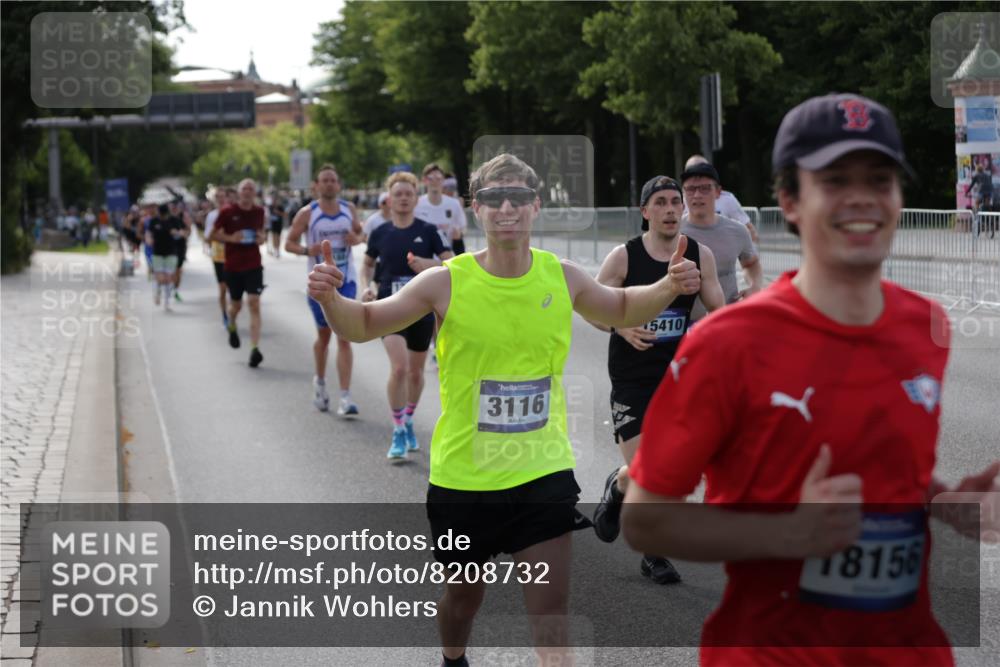 29.06.2025 - hella hamburg halbmarathon Jannik Wohlers http://msf.ph/oto/8208732 29.06.2025 09:48:54 Lombardsbrücke 1603, 2044, 2707, 2745, 2849, 2980, 3014, 3116, 4766, 5050, 5648, 5889, 6149, 6771, 7109, 7981, 8358, 10369, 11447, 11952, 12088, 12098, 13064, 13158, 13190, 13900, 14075, 14311, 14603, 14667, 14905, 15178, 15328, 15410, 15991, 16280, 16400, 17097, 17489, 17722, 17792, 17916, 18156, 18188, 18193 meine-sportfotos.de