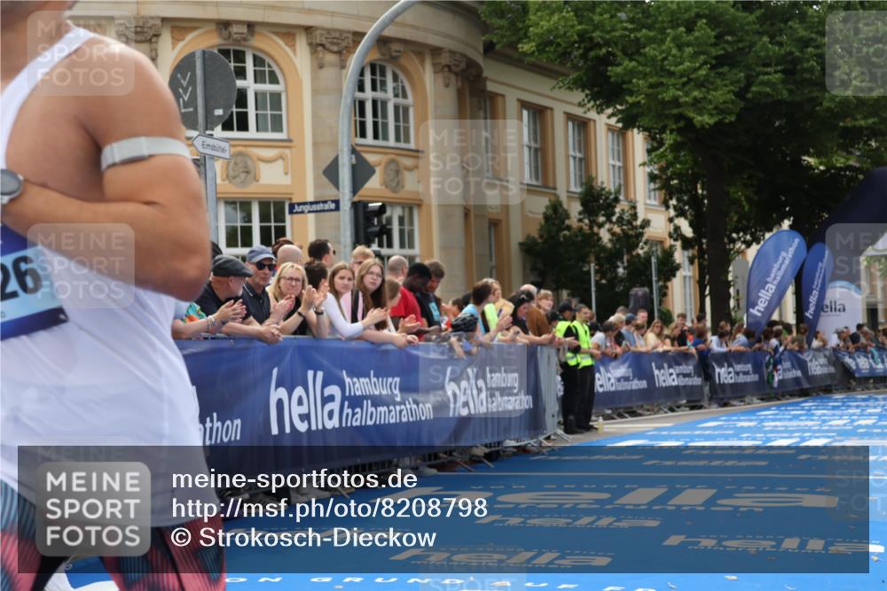 29.06.2025 - hella hamburg halbmarathon Strokosch-Dieckow http://msf.ph/oto/8208798 29.06.2025 10:20:38 Ziel 14360, 15526 meine-sportfotos.de