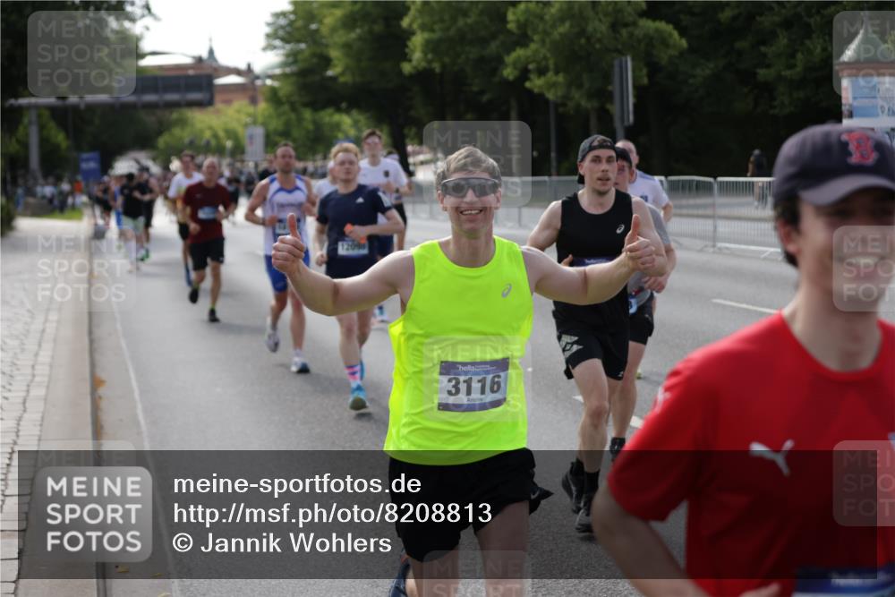 29.06.2025 - hella hamburg halbmarathon Jannik Wohlers http://msf.ph/oto/8208813 29.06.2025 09:48:54 Lombardsbrücke 1603, 2044, 2707, 2745, 2849, 2980, 3014, 3116, 4766, 5050, 5648, 5889, 6149, 6771, 7109, 7981, 8358, 10369, 11447, 11952, 12088, 12098, 13064, 13158, 13190, 13900, 14075, 14311, 14603, 14667, 14905, 15178, 15328, 15410, 15991, 16280, 16400, 17097, 17489, 17722, 17792, 17916, 18156, 18188, 18193 meine-sportfotos.de