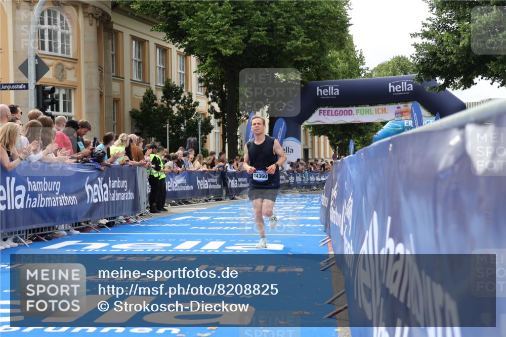 29.06.2025 - hella hamburg halbmarathon Strokosch-Dieckow http://msf.ph/oto/8208825 29.06.2025 10:20:44 Ziel 11210, 14360, 14766, 16988, 17402 meine-sportfotos.de
