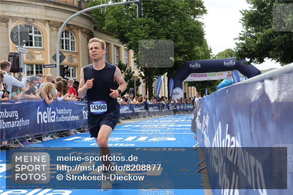 29.06.2025 - hella hamburg halbmarathon Strokosch-Dieckow http://msf.ph/oto/8208877 29.06.2025 10:20:46 Ziel 11210, 14360, 14766, 16988, 17402 meine-sportfotos.de