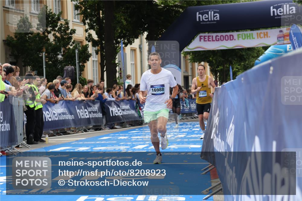 29.06.2025 - hella hamburg halbmarathon Strokosch-Dieckow http://msf.ph/oto/8208923 29.06.2025 10:20:49 Ziel 11210, 14766, 16988, 17402, 19075 meine-sportfotos.de