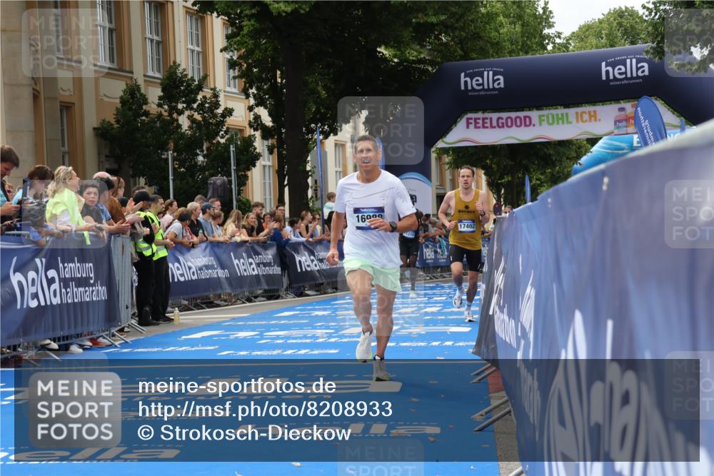 29.06.2025 - hella hamburg halbmarathon Strokosch-Dieckow http://msf.ph/oto/8208933 29.06.2025 10:20:49 Ziel 11210, 14766, 16988, 17402, 19075 meine-sportfotos.de