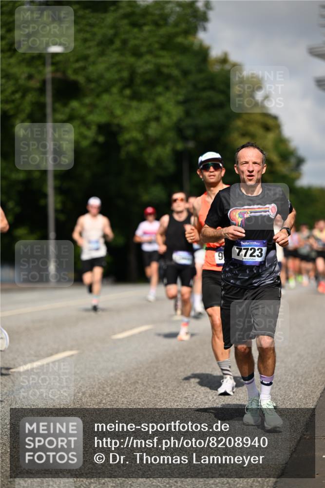 29.06.2025 - hella hamburg halbmarathon Dr. Thomas Lammeyer http://msf.ph/oto/8208940 29.06.2025 09:48:45 Kennedybrücke 1990, 2689, 3043, 4050, 4129, 4679, 4698, 4749, 5070, 5328, 5746, 5826, 6358, 7272, 7481, 7723, 8190, 8209, 8883, 9137, 9381, 9634, 10017, 10171, 11120, 11413 meine-sportfotos.de