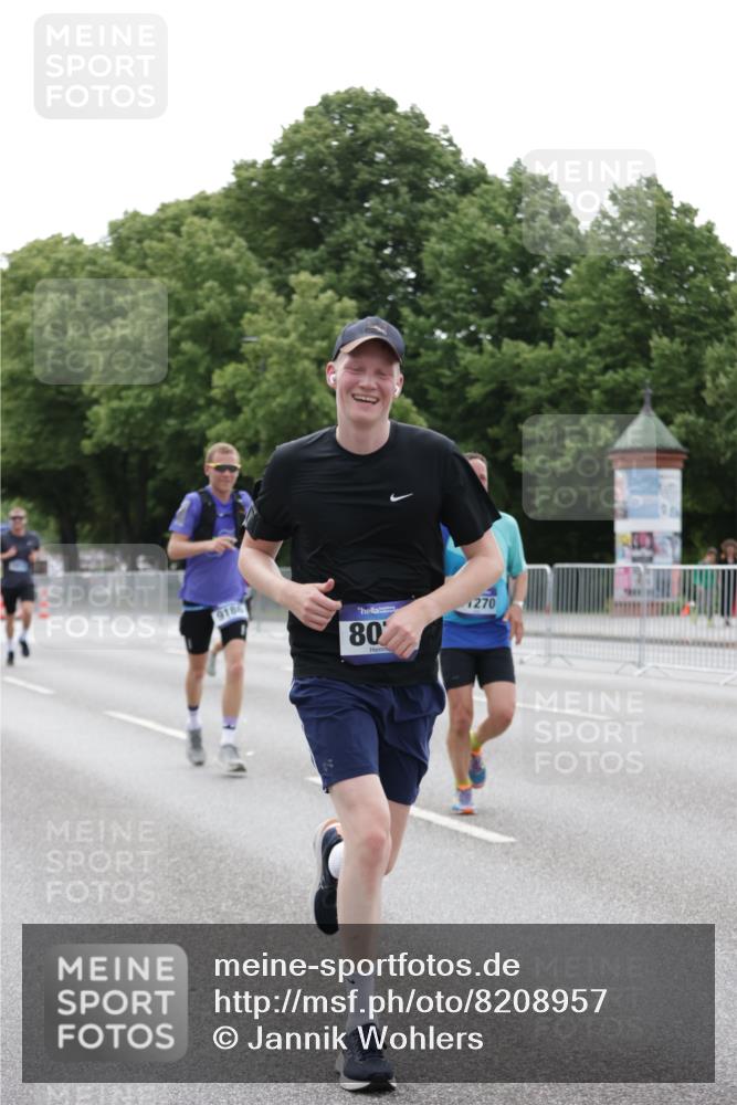 29.06.2025 - hella hamburg halbmarathon Jannik Wohlers http://msf.ph/oto/8208957 29.06.2025 10:26:14 Lombardsbrücke 1300, 2643, 4507, 4509, 4844, 6625, 6905, 8079, 9186, 11270, 11740, 12126, 13264, 14930, 15027, 15807, 15878, 16788, 17300, 17675, 18074, 18087, 18516 meine-sportfotos.de