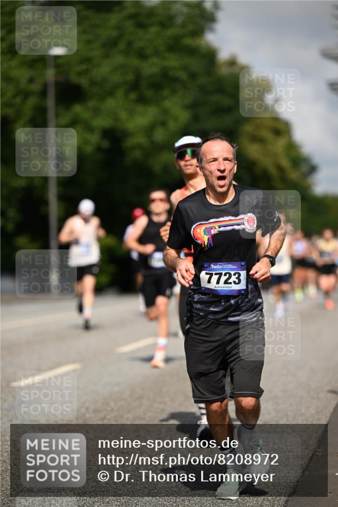 29.06.2025 - hella hamburg halbmarathon Dr. Thomas Lammeyer http://msf.ph/oto/8208972 29.06.2025 09:48:46 Kennedybrücke 1990, 2689, 3043, 4050, 4129, 4679, 4698, 4749, 5070, 5328, 5746, 5826, 6358, 7272, 7481, 7723, 8190, 8209, 8883, 9137, 9381, 9634, 10017, 10171, 11120, 11413 meine-sportfotos.de