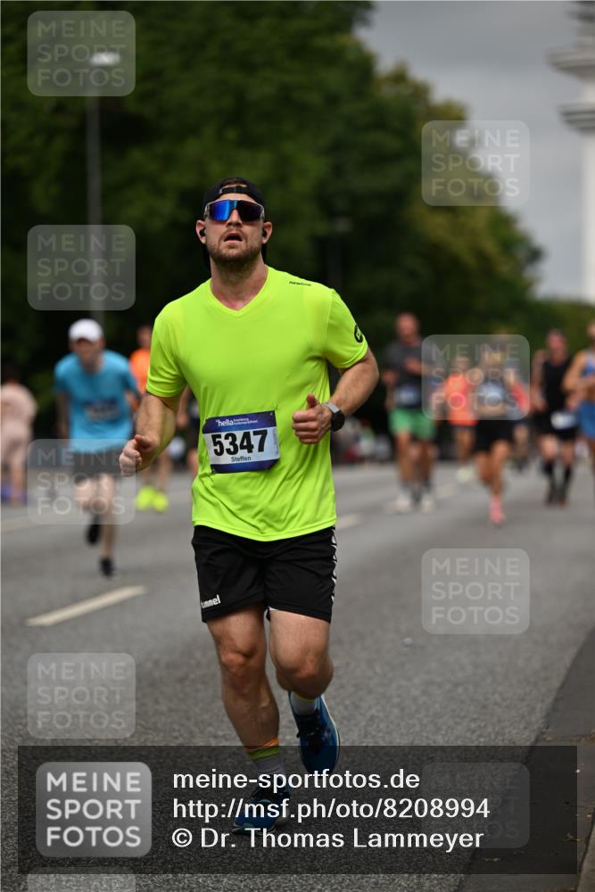 29.06.2025 - hella hamburg halbmarathon Dr. Thomas Lammeyer http://msf.ph/oto/8208994 29.06.2025 10:12:21 Kennedybrücke 1427, 1527, 2190, 2309, 4228, 4864, 5347, 6100, 6918, 7019, 9071 meine-sportfotos.de