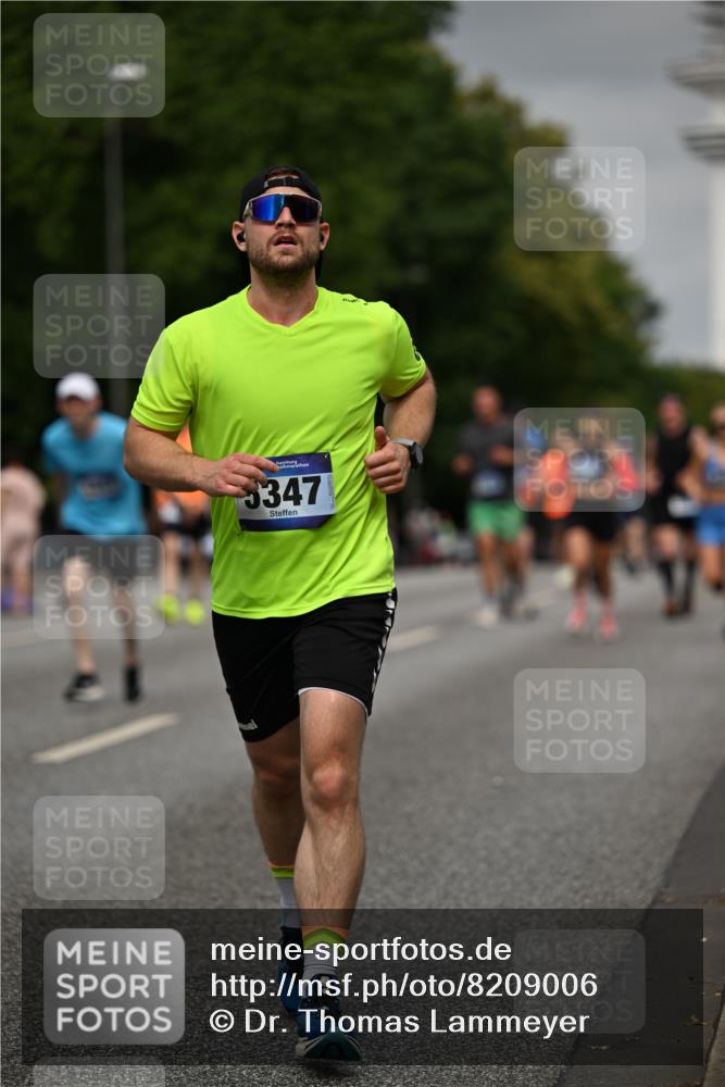 29.06.2025 - hella hamburg halbmarathon Dr. Thomas Lammeyer http://msf.ph/oto/8209006 29.06.2025 10:12:21 Kennedybrücke 1427, 1527, 2190, 2309, 4228, 4864, 5347, 6100, 6918, 7019, 9071 meine-sportfotos.de