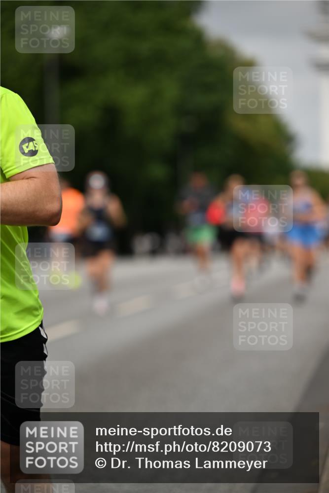 29.06.2025 - hella hamburg halbmarathon Dr. Thomas Lammeyer http://msf.ph/oto/8209073 29.06.2025 10:12:22 Kennedybrücke 1427, 1527, 2190, 2309, 4228, 4864, 5100, 5347, 6100, 6918, 9071 meine-sportfotos.de