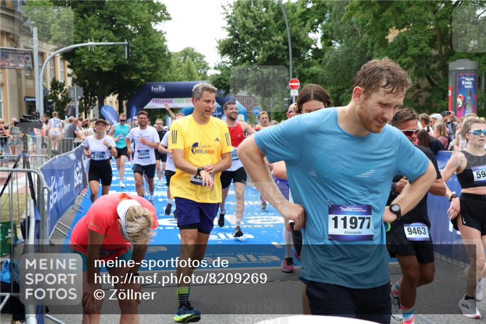 29.06.2025 - hella hamburg halbmarathon Zöllner http://msf.ph/oto/8209269 29.06.2025 10:49:47 Ziel 2504, 2706, 3060, 3543, 5894, 5978, 6115, 6125, 7332, 9463, 9551, 9619, 9723, 9924, 11975, 13159, 14794, 16843, 16877, 17282, 17753, 18058, 18451, 18926 meine-sportfotos.de