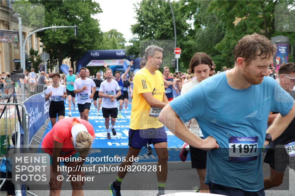 29.06.2025 - hella hamburg halbmarathon Zöllner http://msf.ph/oto/8209281 29.06.2025 10:49:47 Ziel 2504, 2706, 3060, 3543, 5894, 5978, 6115, 6125, 7332, 9463, 9551, 9619, 9723, 9924, 11975, 13159, 14794, 16843, 16877, 17282, 17753, 18058, 18451, 18926 meine-sportfotos.de