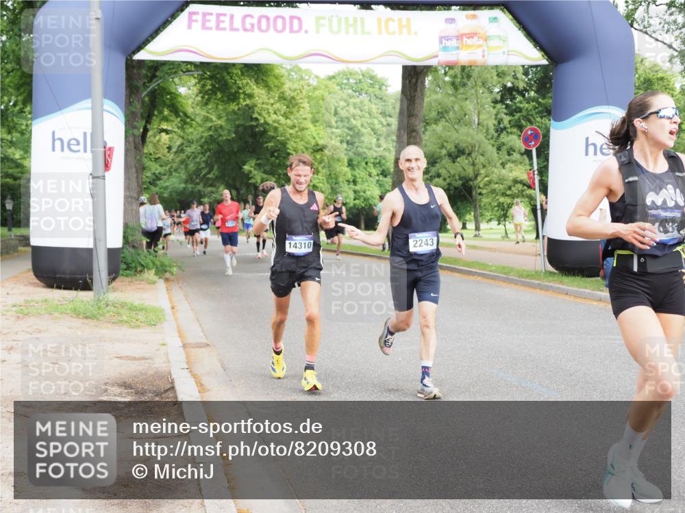 29.06.2025 - hella hamburg halbmarathon MichiJ http://msf.ph/oto/8209308 29.06.2025 10:22:53 Zwischen KM18-KM19 2243, 4246, 9345, 10865, 14310, 17802 meine-sportfotos.de