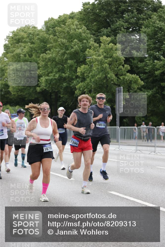 29.06.2025 - hella hamburg halbmarathon Jannik Wohlers http://msf.ph/oto/8209313 29.06.2025 10:26:18 Lombardsbrücke 2643, 4507, 4509, 6625, 7069, 8079, 9186, 11270, 11740, 12071, 12126, 15027, 15807, 15878, 16788, 17300, 17675, 18074, 18087, 18516 meine-sportfotos.de