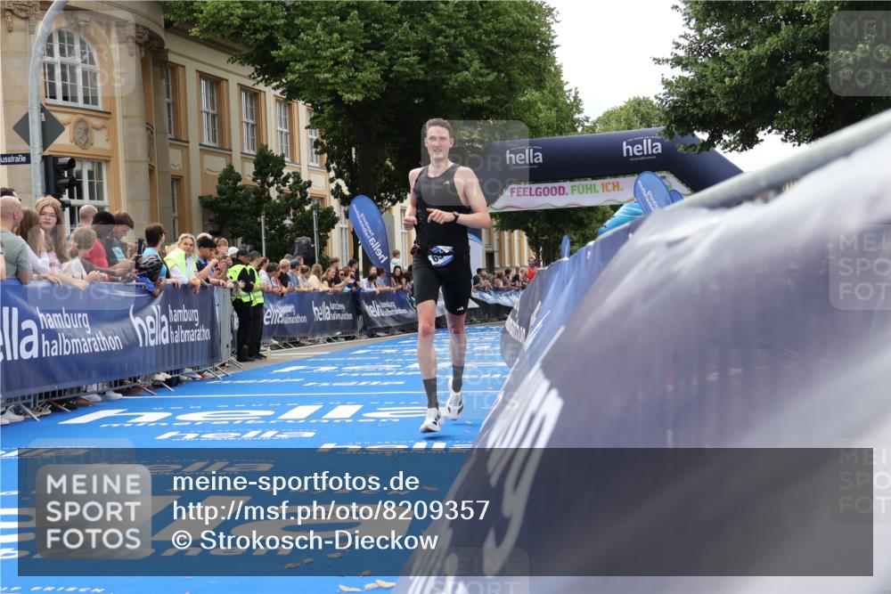 29.06.2025 - hella hamburg halbmarathon Strokosch-Dieckow http://msf.ph/oto/8209357 29.06.2025 10:21:02 Ziel 6530, 14717, 16120, 19075 meine-sportfotos.de