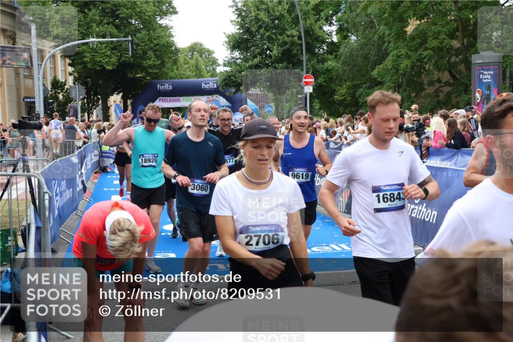 29.06.2025 - hella hamburg halbmarathon Zöllner http://msf.ph/oto/8209531 29.06.2025 10:49:50 Ziel 3060, 3543, 4017, 5460, 5894, 6125, 7332, 9126, 9200, 9551, 9619, 9723, 9924, 11975, 13159, 13463, 14794, 16800, 16877, 17282, 17753, 18926, 19122 meine-sportfotos.de